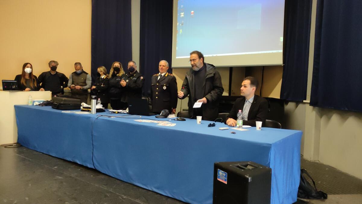 “Droga? No grazie”. Nell’aula magna dell’Itis Trafelli di Nettuno l'incontro organizzato dal corpo di Polizia Locale. - 
