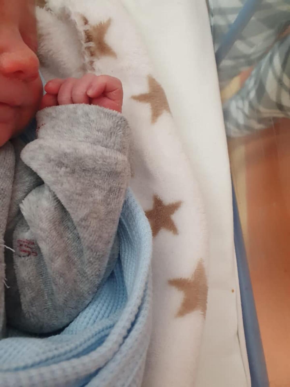 La mamma scappa dall’Ucraina portandolo in grembo, due settimane dopo nasce Giuliano. Fiocco celeste all’Ospedale dei Castelli - 