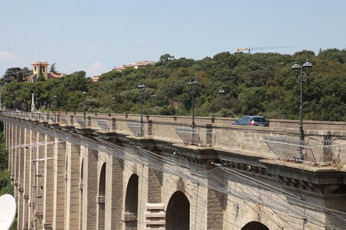 Interventi per il consolidamento e il restauro del ponte monumentale di Ariccia. Modifiche alla viabilità sino al 26 Ottobre. - 