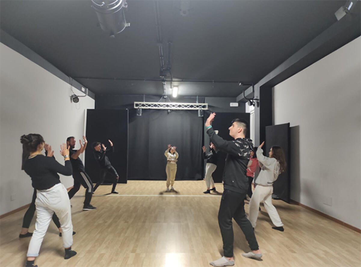 APRILIA - Continua il lavoro dei ragazzi del progetto “Sommerse” con il regista Giuliano Leva: il 2 luglio si andrà in scena. - 