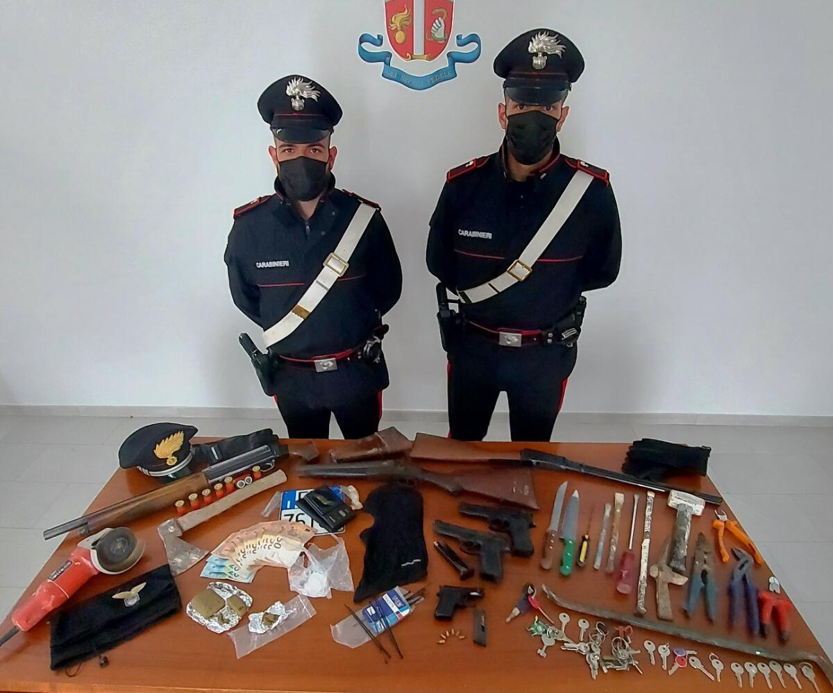 Armi clandestine, ricettazione e spaccio: i Carabinieri di Velletri eseguono 5 misure cautelari. - 