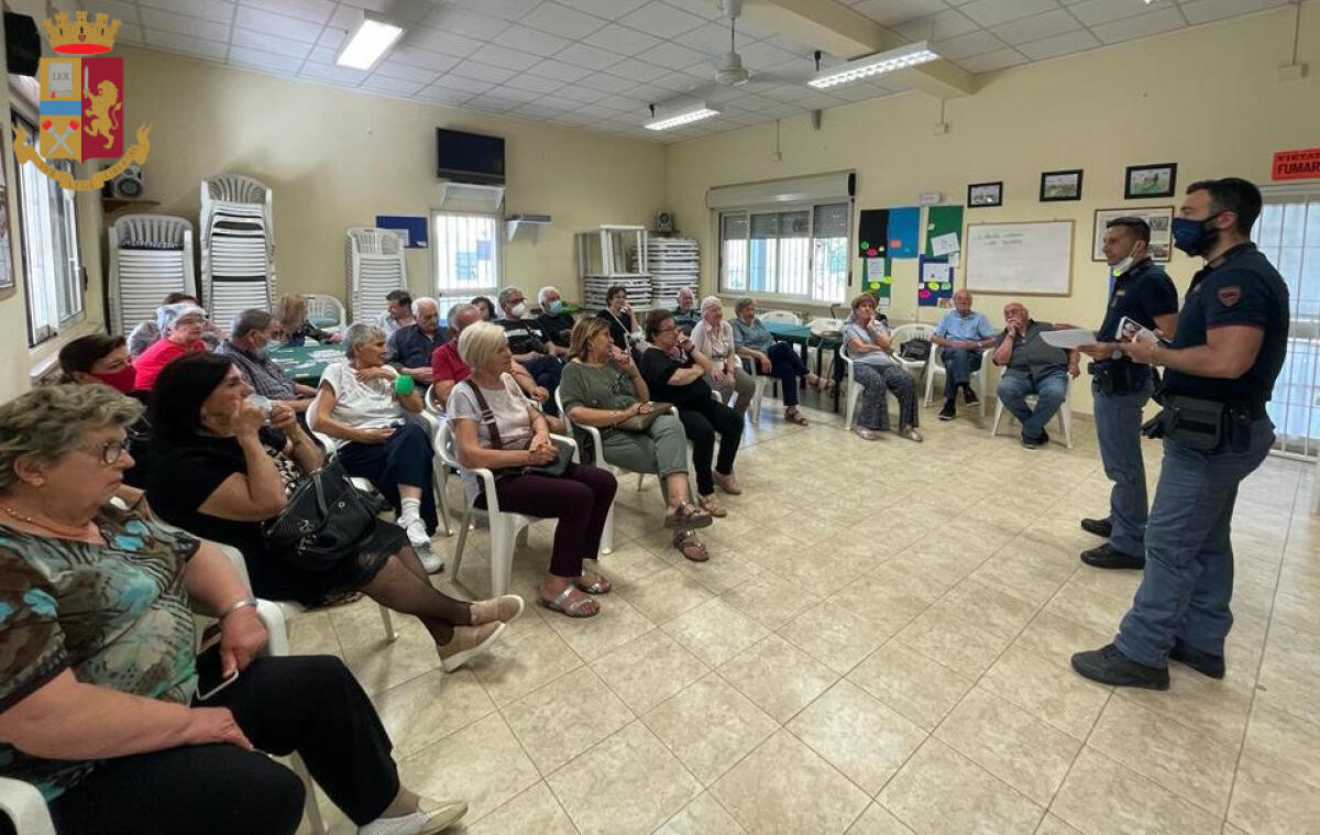 La campagna contro le truffe agli anziani della Polizia di Stato fa tappa a Marino.   - 
