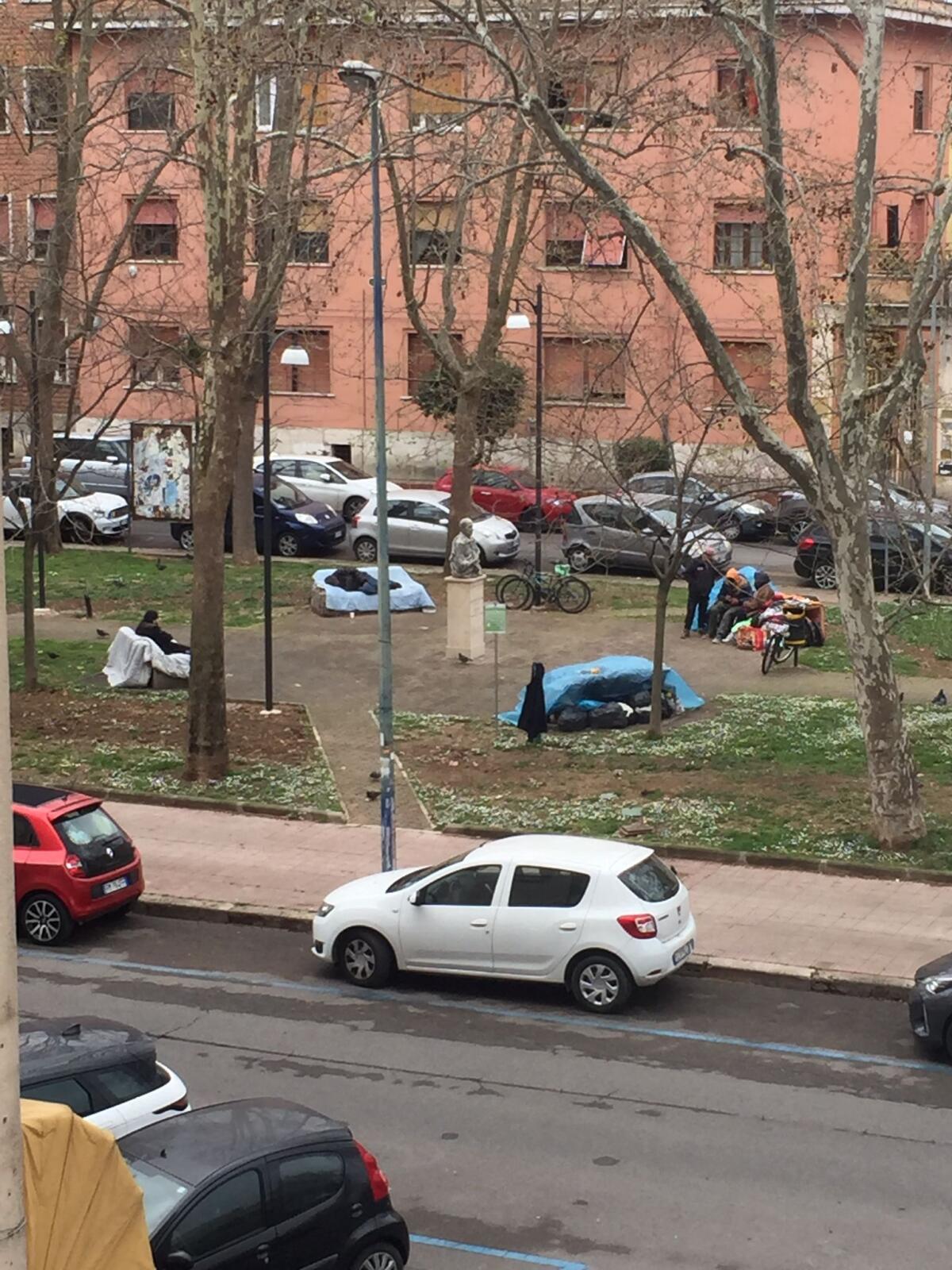 Latina - Senzatetto in Via Don Morosini, il Comune se ne accorge - 