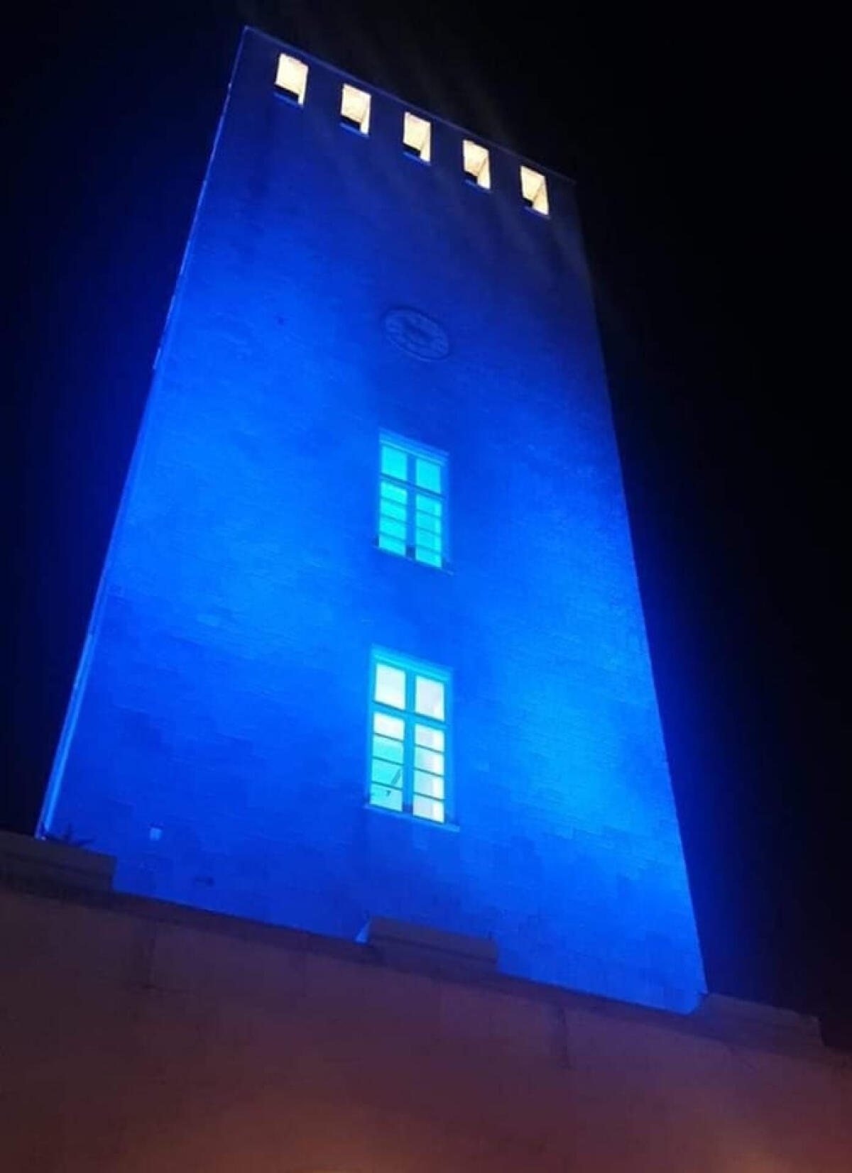 Il Comune di Pomezia celebra i 31 anni della Convenzione ONU sui diritti dell’infanzia e dell’adolescenza. La Torre civica stasera si illumina di blu. - 