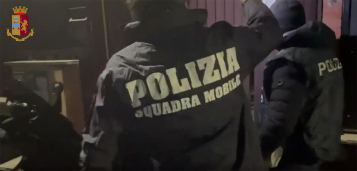 Agguato in via Londra, a Latina. La Squadra Mobile cattura nel casertano il 28enne Cesare De Rosa: è accusato di tentato omicidio. - 