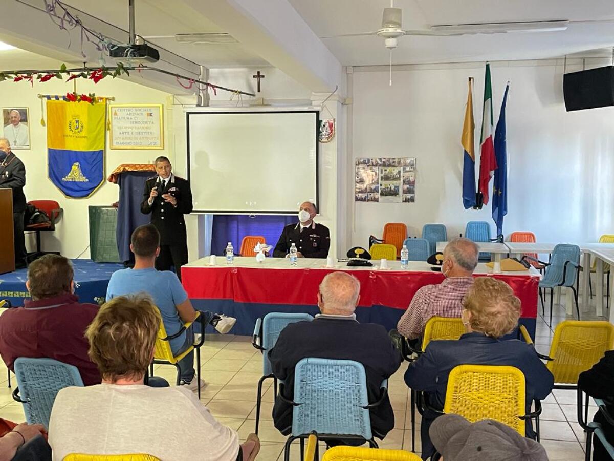 “Non ci casco: prevenire furti e raggiri”: i Carabinieri del Reparto Territoriale di Aprilia incontrano gli anziani di Sermoneta. - 