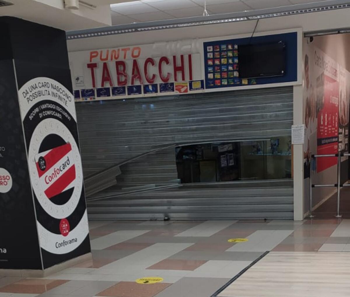 Indagini dei Carabinieri sul colpo da 10mila euro al “Punto Tabacchi” del centro commerciale Conforama di Aprilia. - 