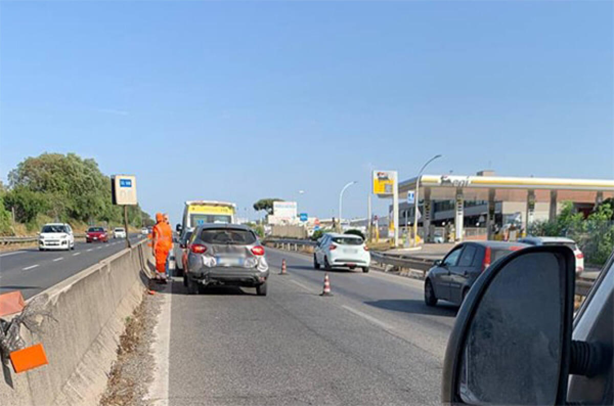 Rimosso l’incidente sulla Pontina per un incidente tra Ardea e Pomezia. Riaperta la corsia di sorpasso. - 