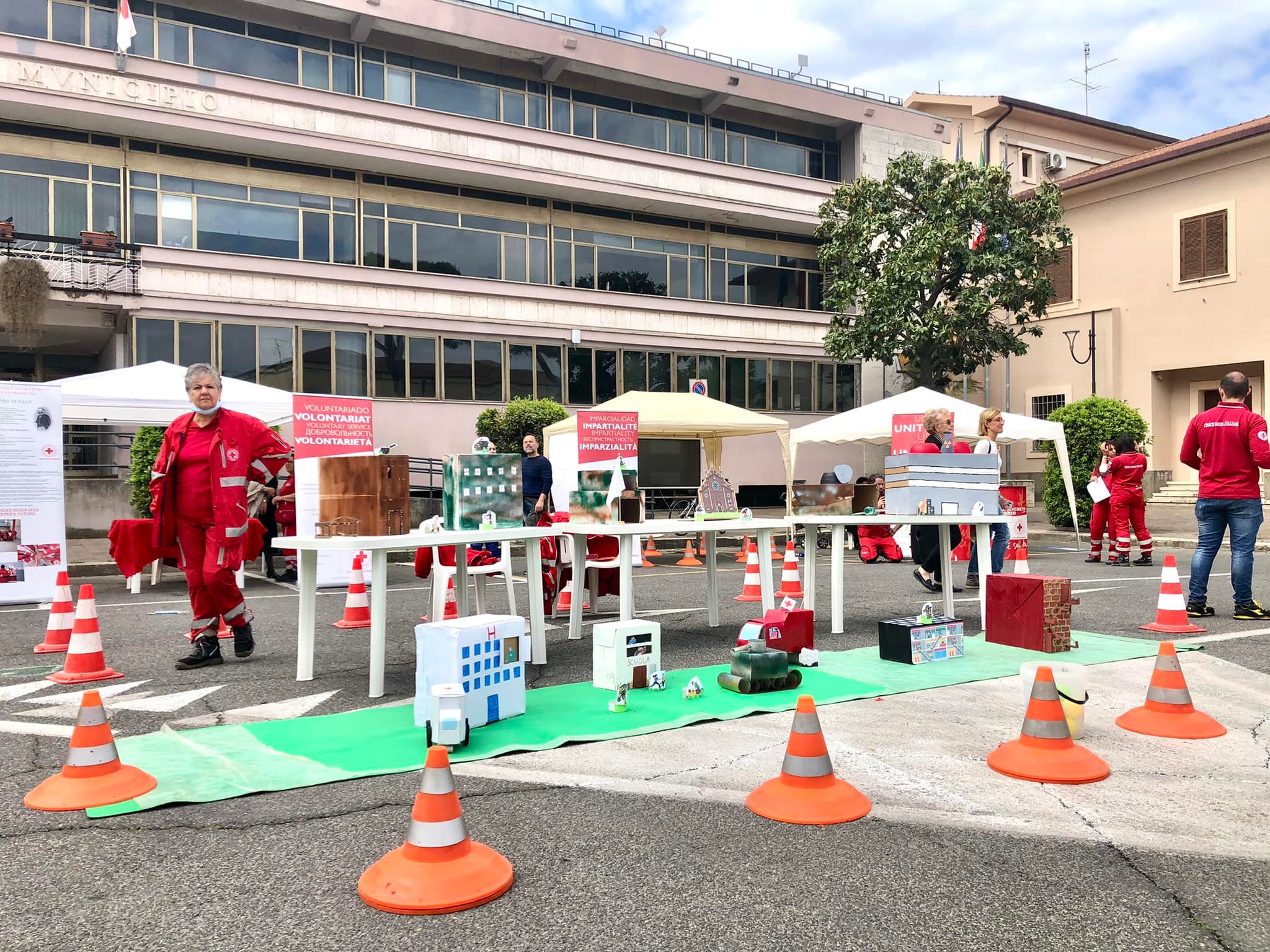 Galleria 1 del post: Giornata mondiale della Croce Rossa: mattinata di sensibilizzazione in Piazza Roma ad Aprilia.