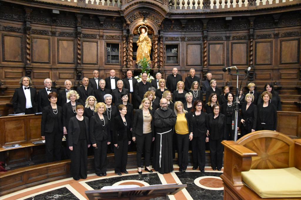 il coro polifonico "Liberi Cantores" di Aprilia