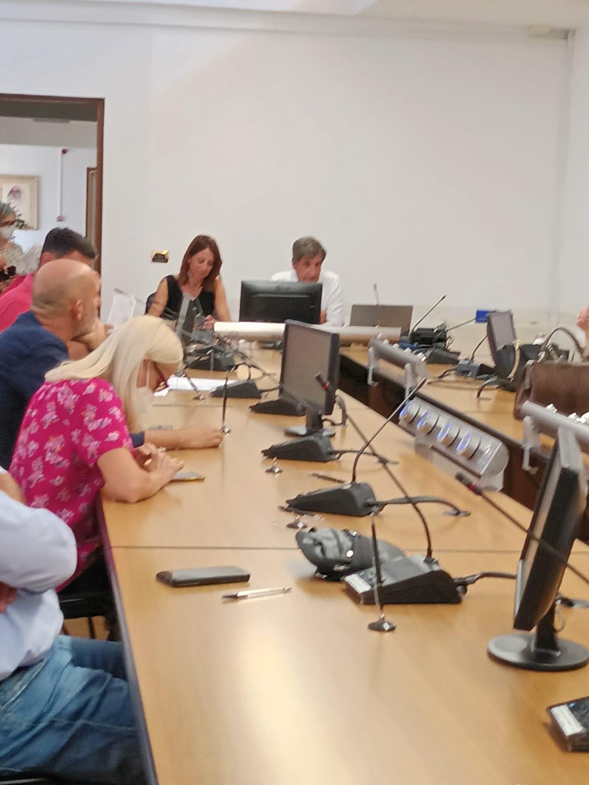 Aprilia e Cisterna ribadiscono il loro "no" agli impianti di trattamento rifiuti - 