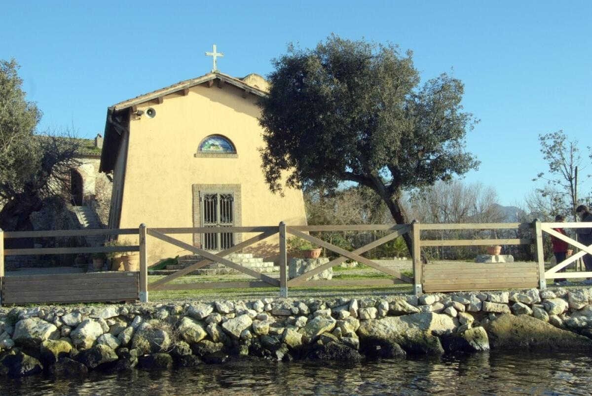 Sabaudia - Il vescovo Crociata atteso alla Madonna della Sorresca per domenica 26 giugno alle 18 - 