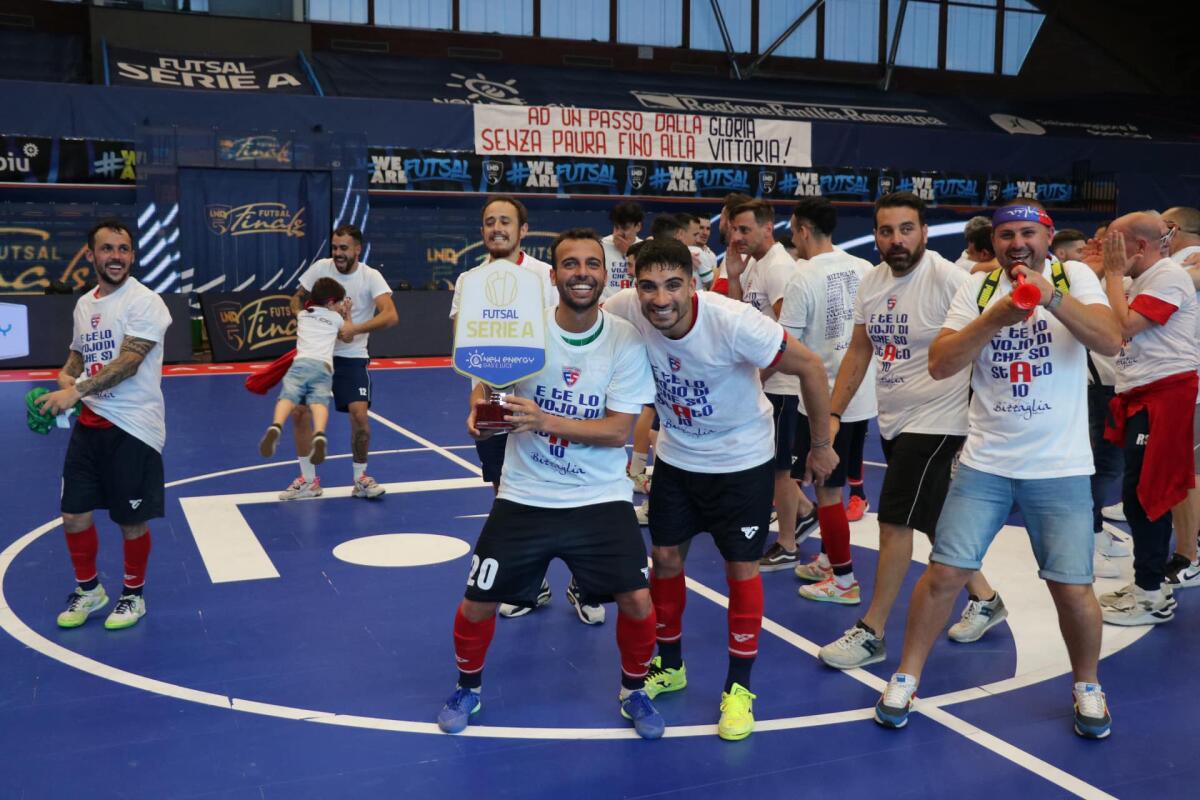 Calcio a 5: storica promozione in Serie A della Fortitudo Pomezia 1957. - 