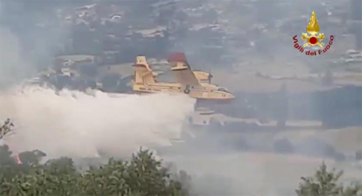 Vasto incendio in località Pisterzo, a Prossedi: domenica di duro lavoro per i vigili del fuoco. 35 ettari di vegetazione in fumo. - 