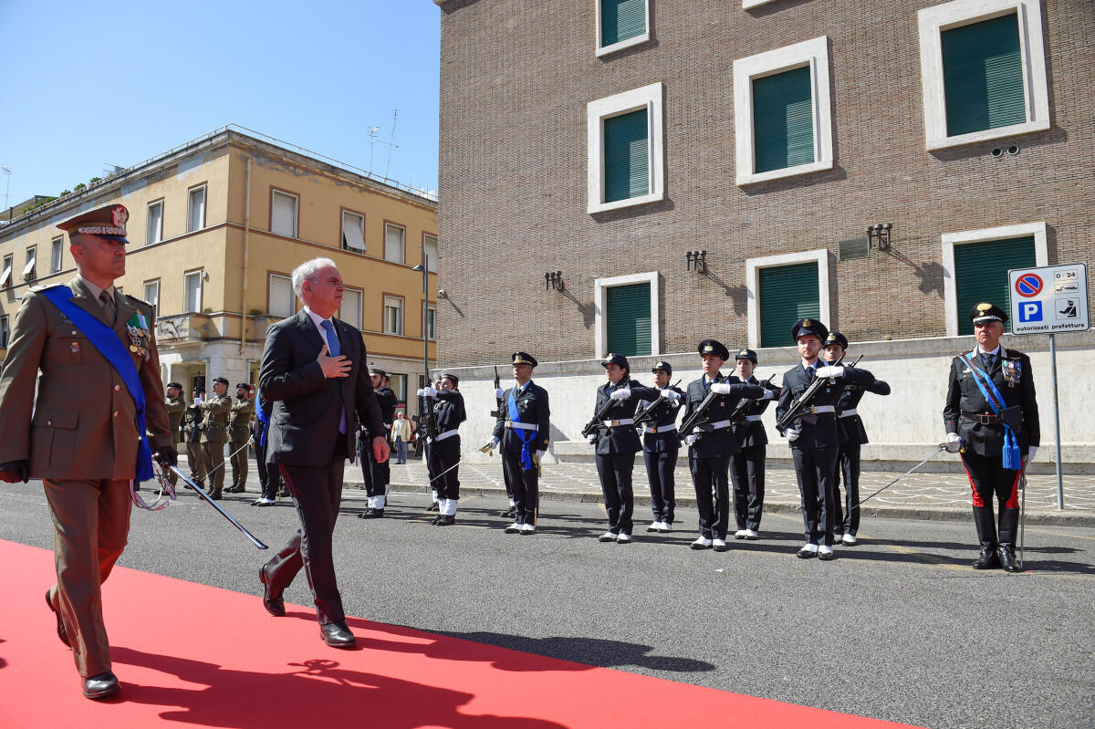 Festa della Repubblica a Latina, manifestazione in Piazza della Libertà e Onorificenze al merito - 