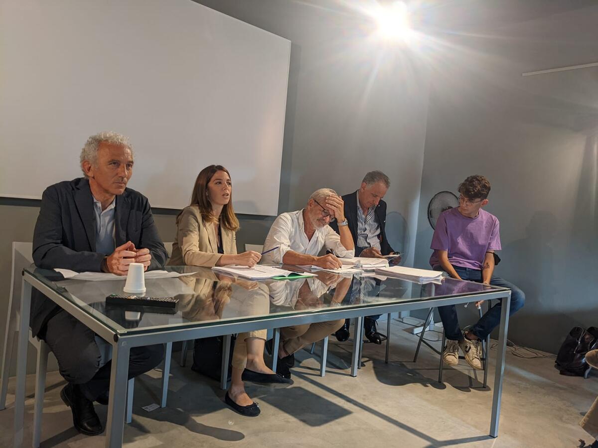 Latina - Il bilancio illustrato ai cittadini al Mug. Fiore: "Slancio e concretezza agli interventi che abbiamo proposto come partito e coalizione, perché Latina torni finalmente a crescere" - 