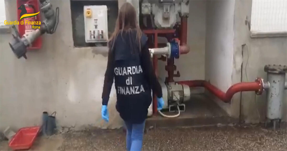 Scoperto ad Ardea, dalla Guardia di Finanza, un traffico di carburanti di contrabbando. Sequestri per oltre 4 milioni di euro; denunciate 9 persone. VIDEO - 