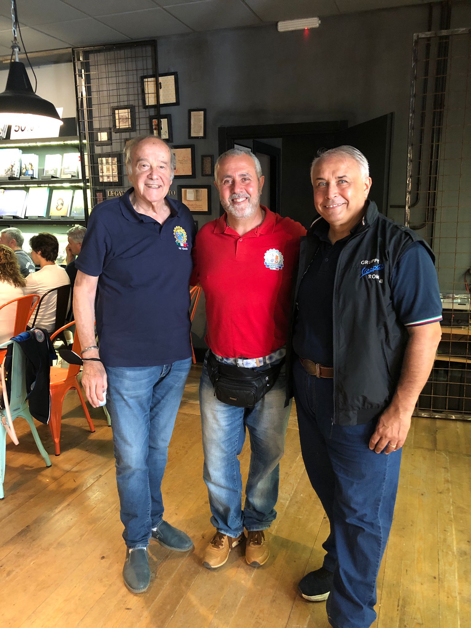 il Presidente del Vespa Club Italia Roberto Leardi, il Presidente del Vespa Club Aprilia Tito Paradisi ed il Referente Regionale del VC Italia Nunzio Bonanno