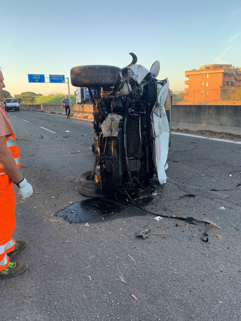 l'incidente sulla Pontina, a Pomezia (foto del gruppo Facebook “Via Pontina S.R.148”)