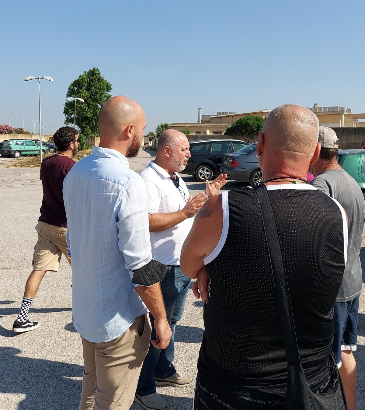Demolizioni al Lido delle Salzare ad Ardea, il Sindaco Cremonini incontra gli abitanti del complesso: “Chiederò un incontro al Prefetto”. - 