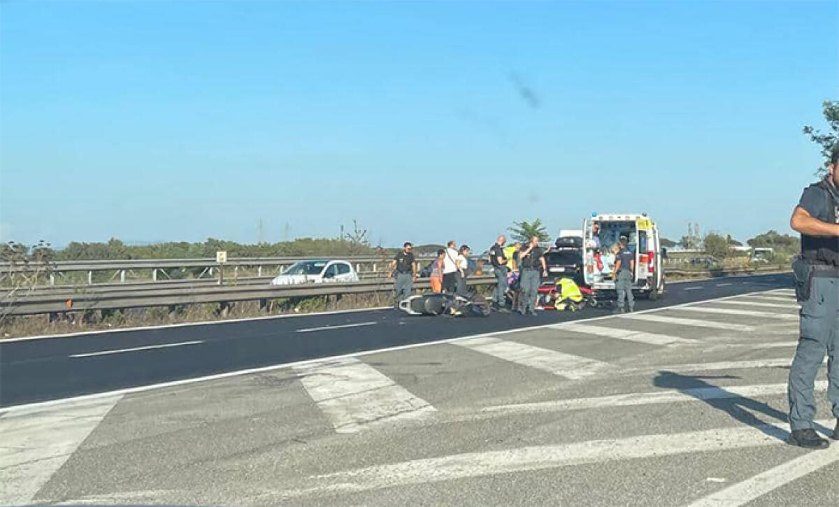 Grave incidente sulla Pontina, all’altezza di Castel Romano. Coinvolta una moto, atterra l'eliambulanza. - 