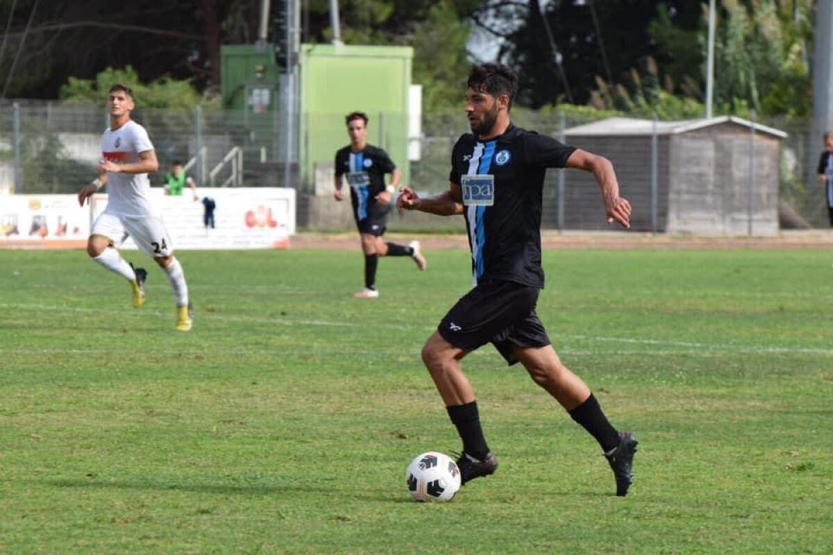 Calcio di serie D, rinnovo importante in casa Aprilia:  è ufficiale la firma di Irlian Ceka. Restano anche Corelli e Bernardini. - 