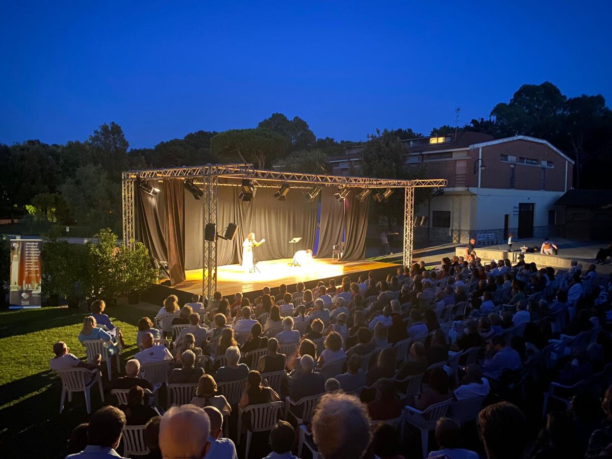 “Il Parco e la Commedia”: stasera a Sabaudia in scena la commedia “Io…un me sposo”. - 