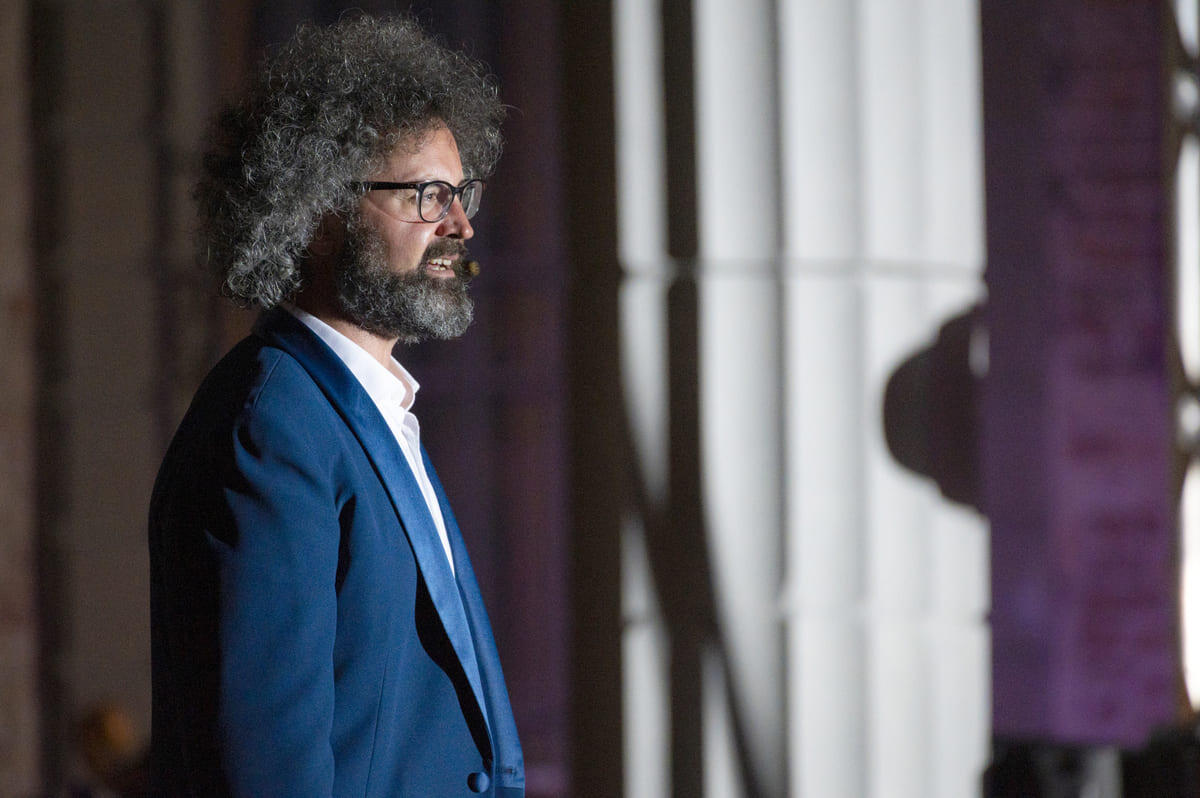 ARICCIA - Stasera a “Fantastiche Visioni" arriva Simone Cristicchi con il  suo “Paradiso - dalle tenebre alla luce”, ispirato alla Divina Commedia. - 