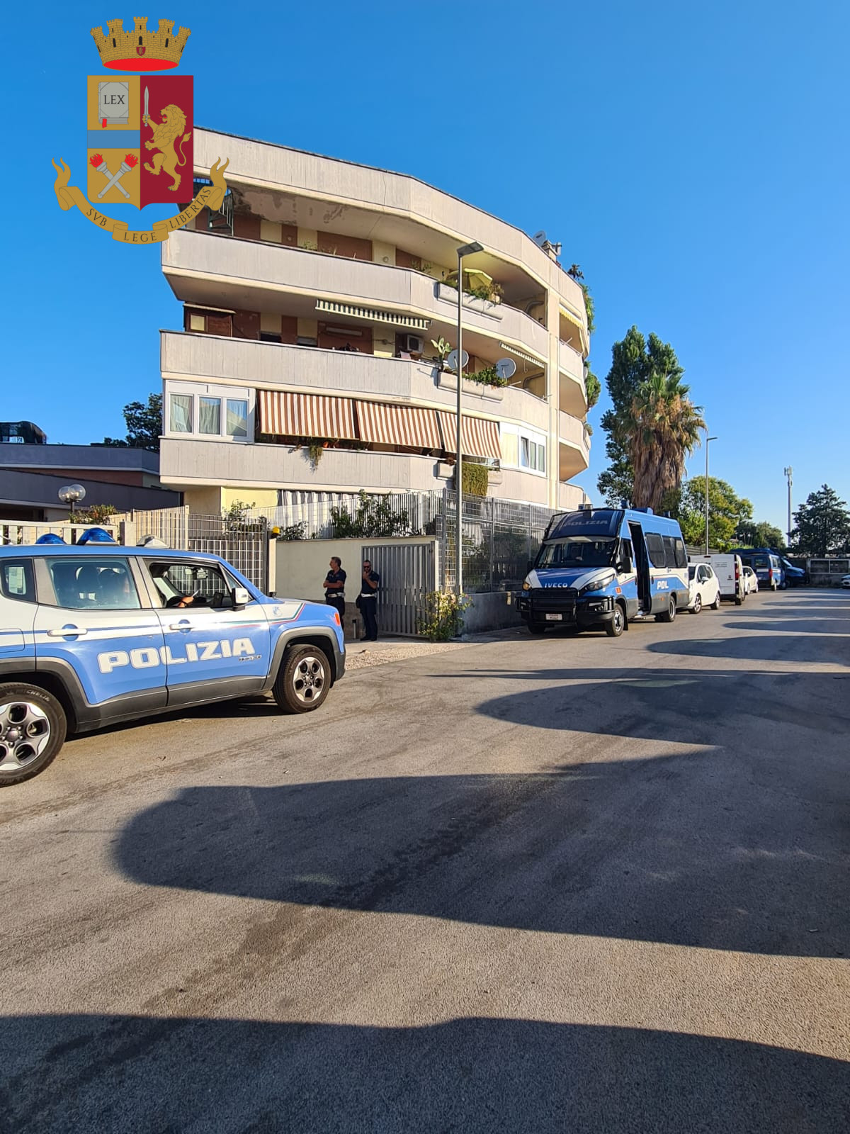 Galleria 1 del post: Concluso il blitz in Corso Italia, ad Anzio, negli  alloggi di proprietà di Roma Capitale