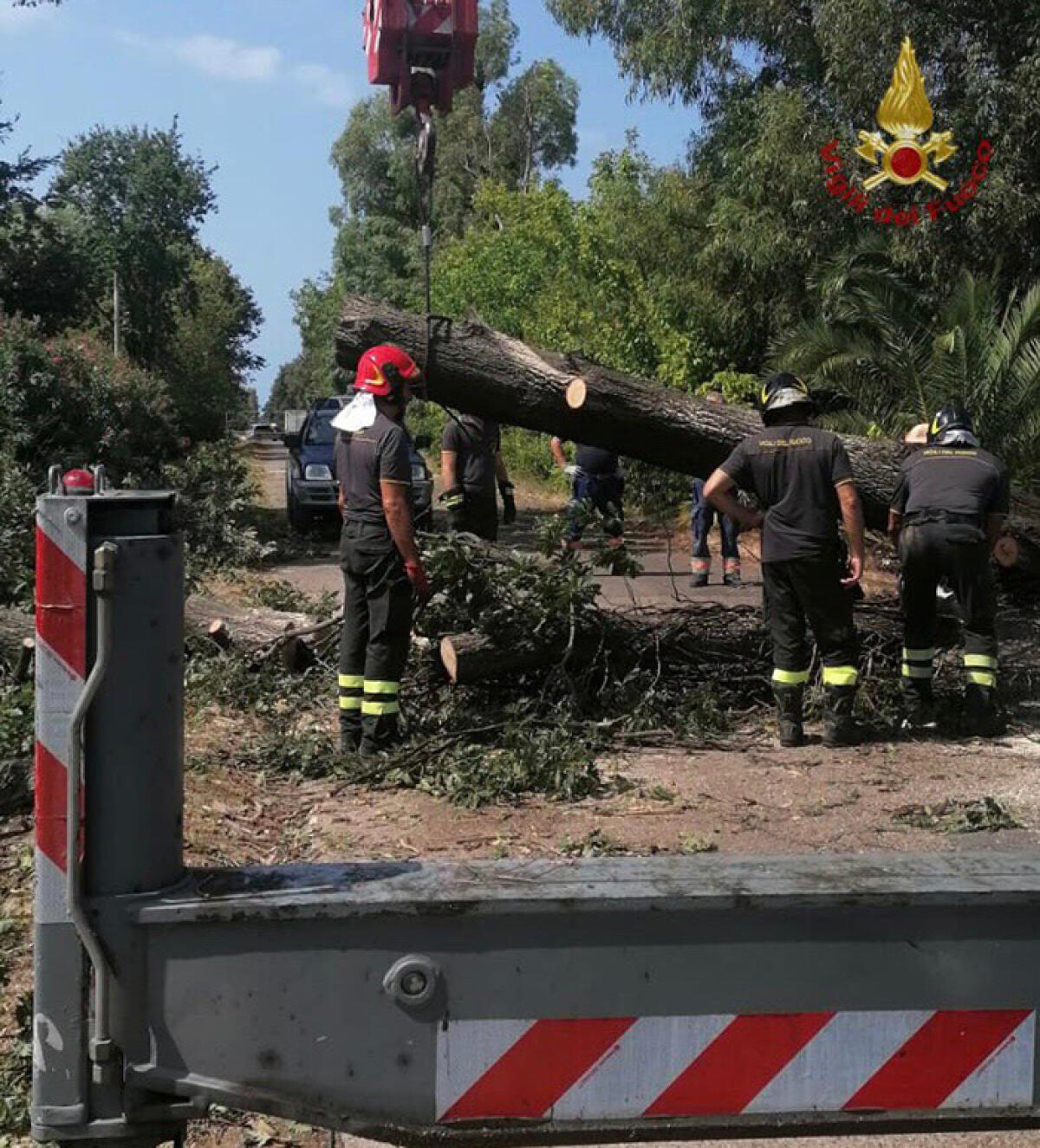 Conta dei danni per il nubifragio di ieri notte tra Latina, Sabaudia e Terracina: vigili del fuoco ancora al lavoro, più di 200 gli interventi effettuati. - 