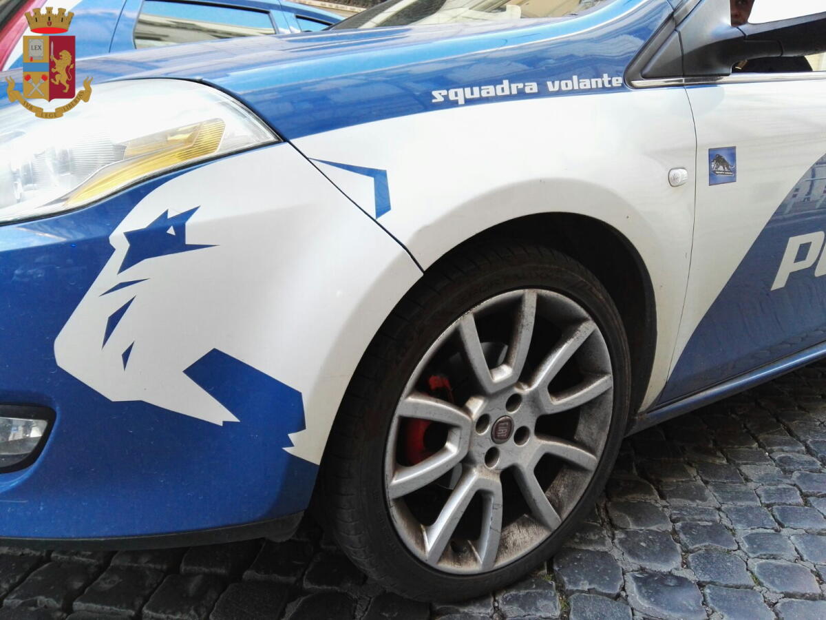 Latina - Dà in escandescenze al Sert. Interviene la Polizia di Stato - 