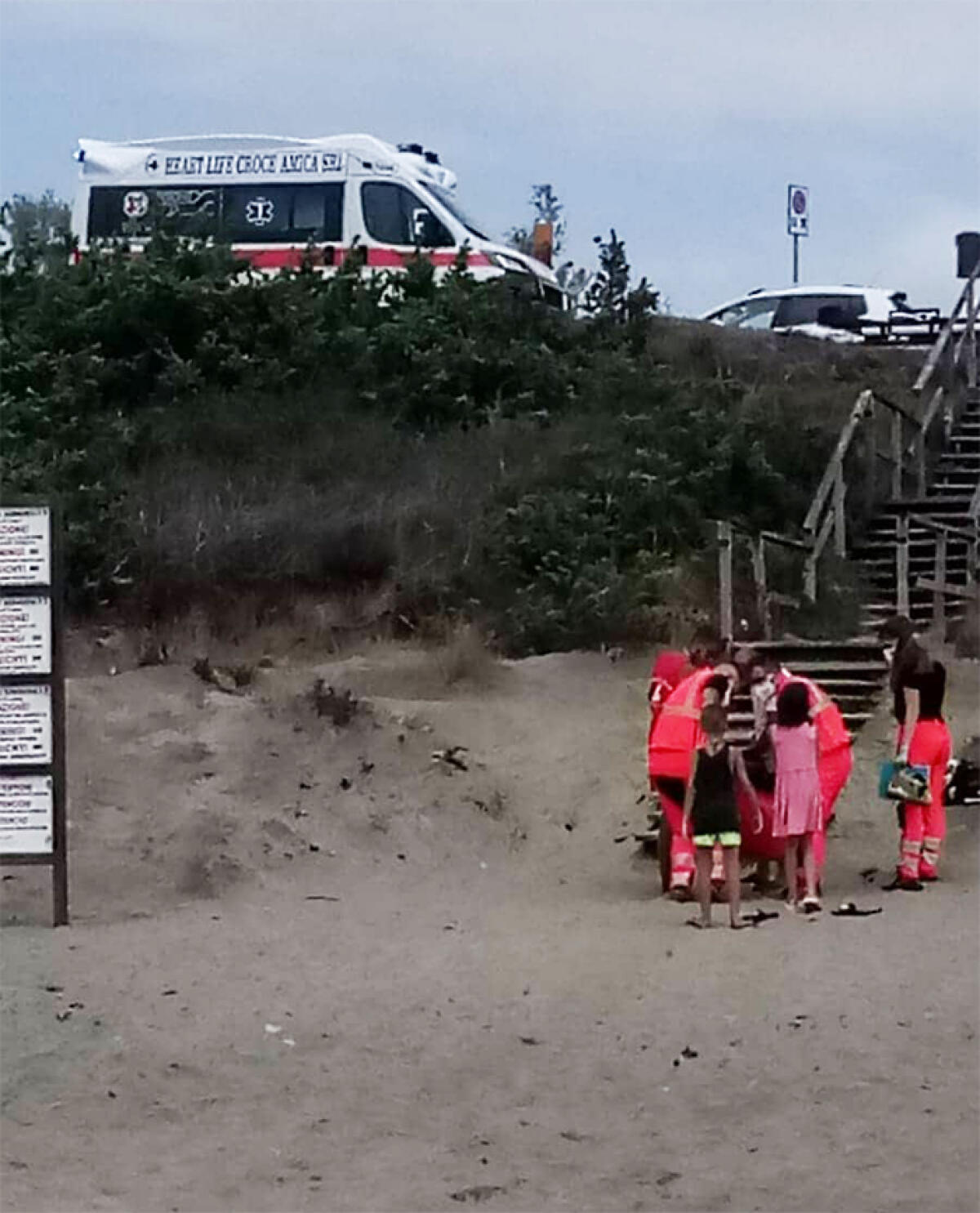 Giovane colto da improvviso malore soccorso in spiaggia a Sabaudia nel giorno di Ferragosto. - 