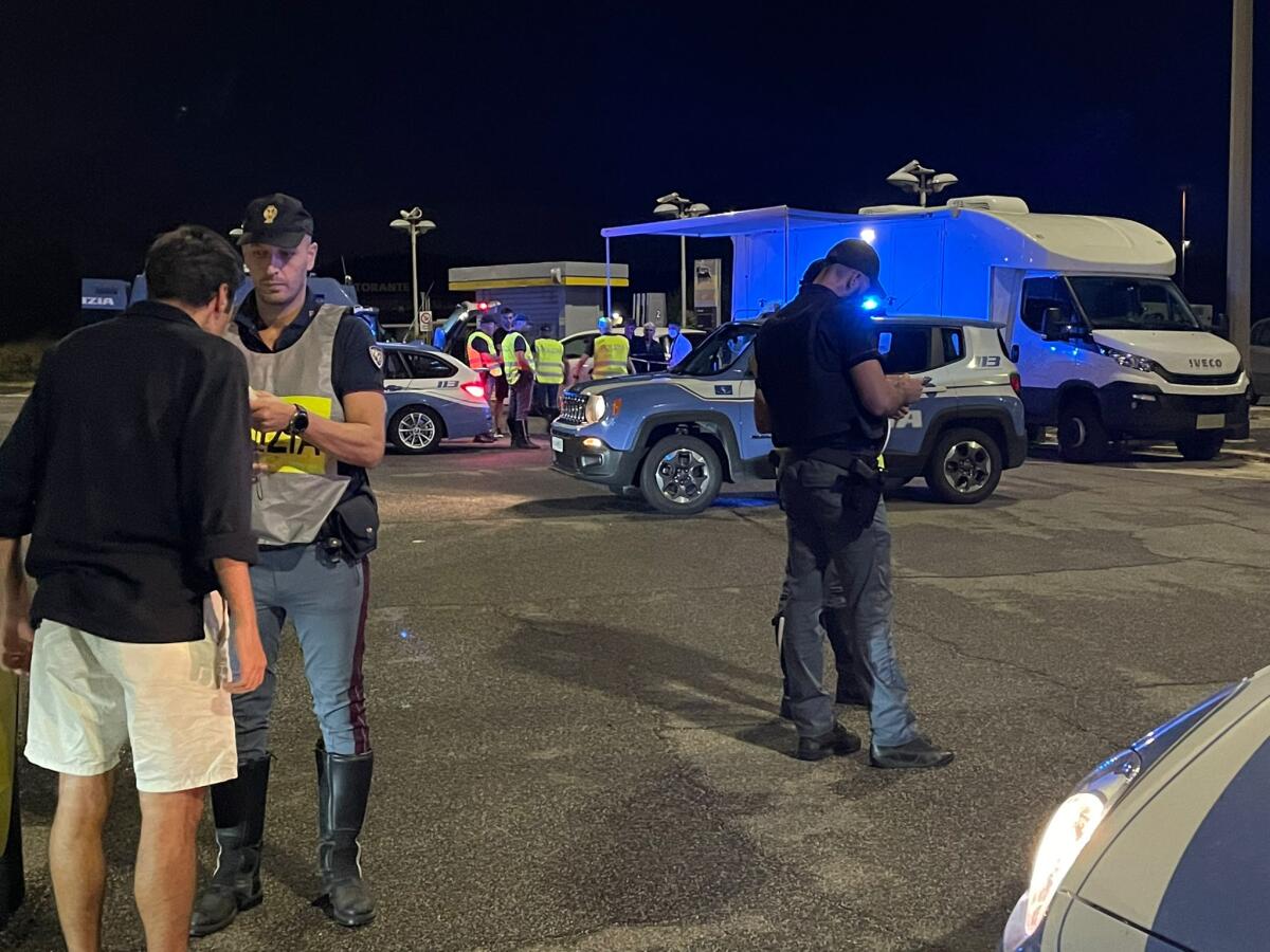 Prevenzione di giorno e controlli di notte nelle località balneari: i risultati della Polizia di Stato - 