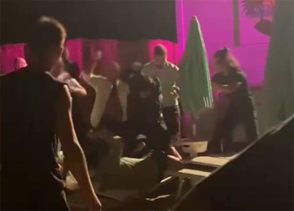 Lite in spiaggia per un ragazza, un giovane viene pestato di botte sul lungomare di Fondi. - 