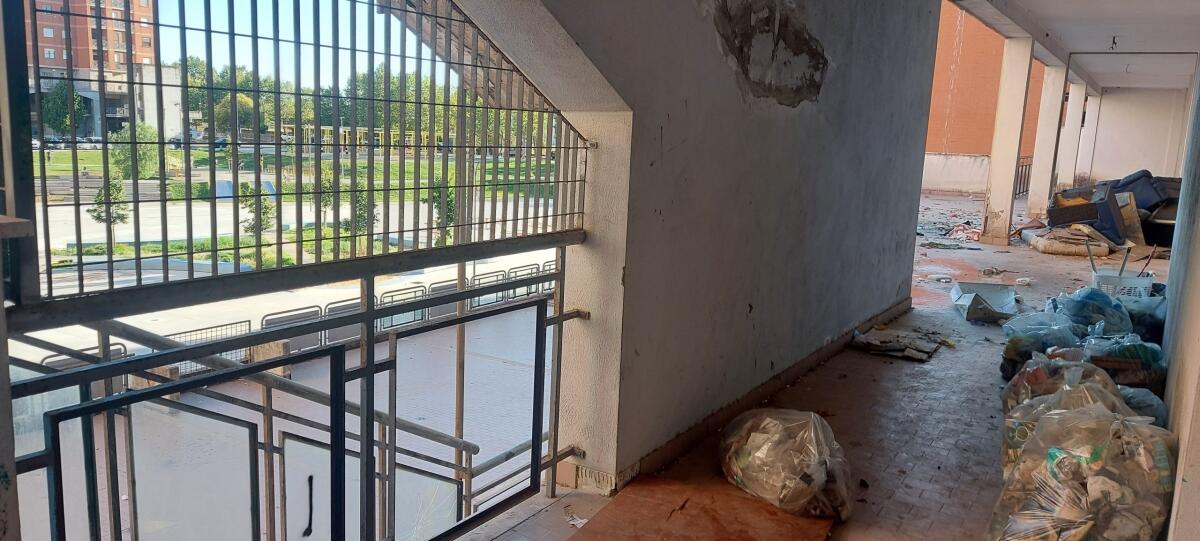 Aprilia - Fratelli di Italia non taglia i nastri, ma scatta le foto. Il degrado di Via Inghilterra - 