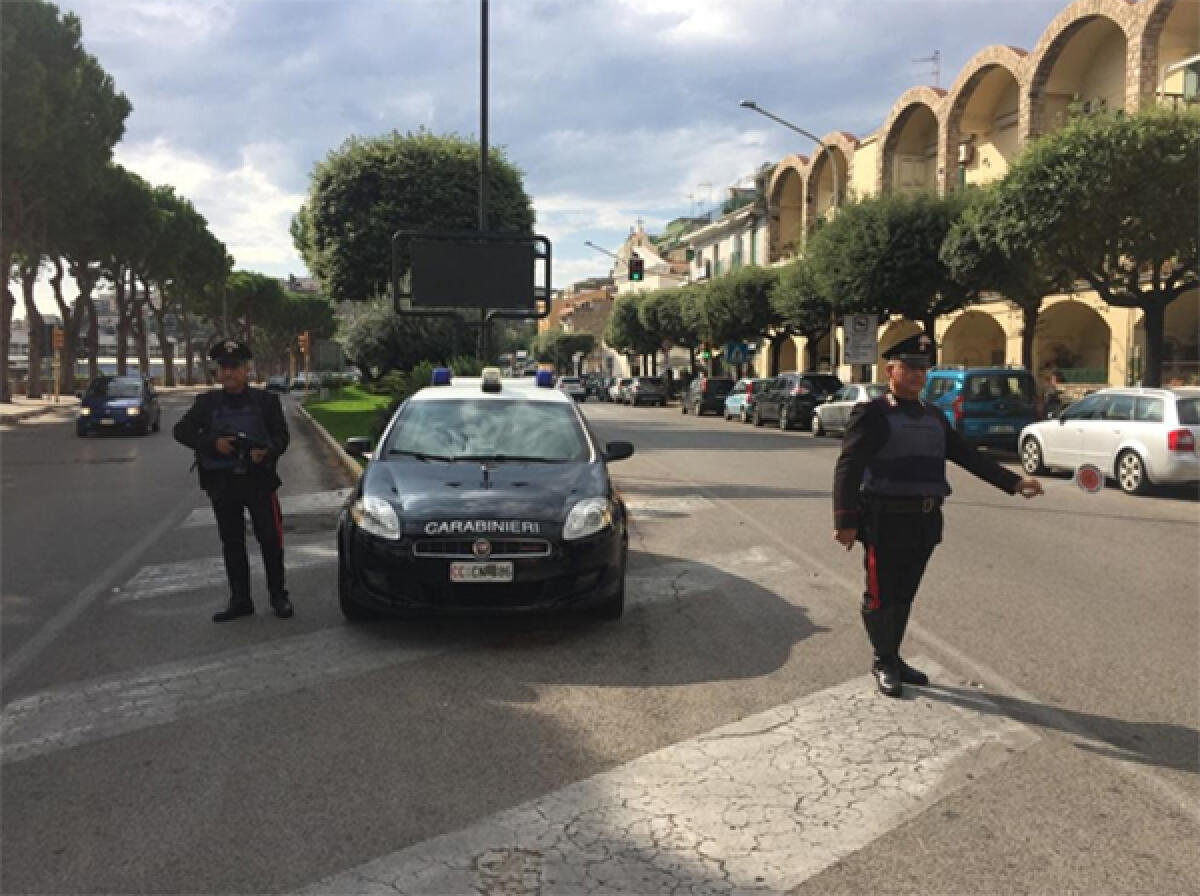 Entra in un ristorante di Gaeta e si impossessa del cellulare del titolare: 18enne arrestato dai Carabinieri. - 