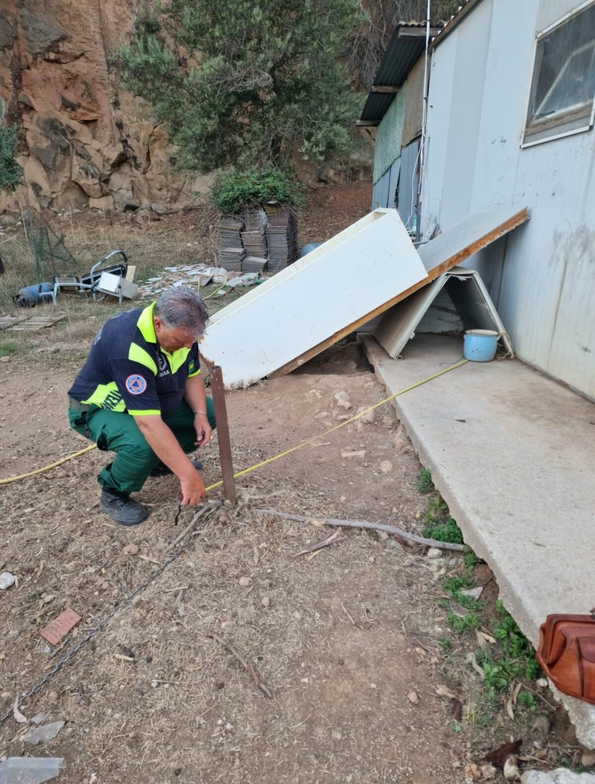 Un cane a Pomezia, legato a catena, muore sotto al sole. Intervento delle Guardie Zoofile Norsaa e dei Carabinieri Forestali. - 