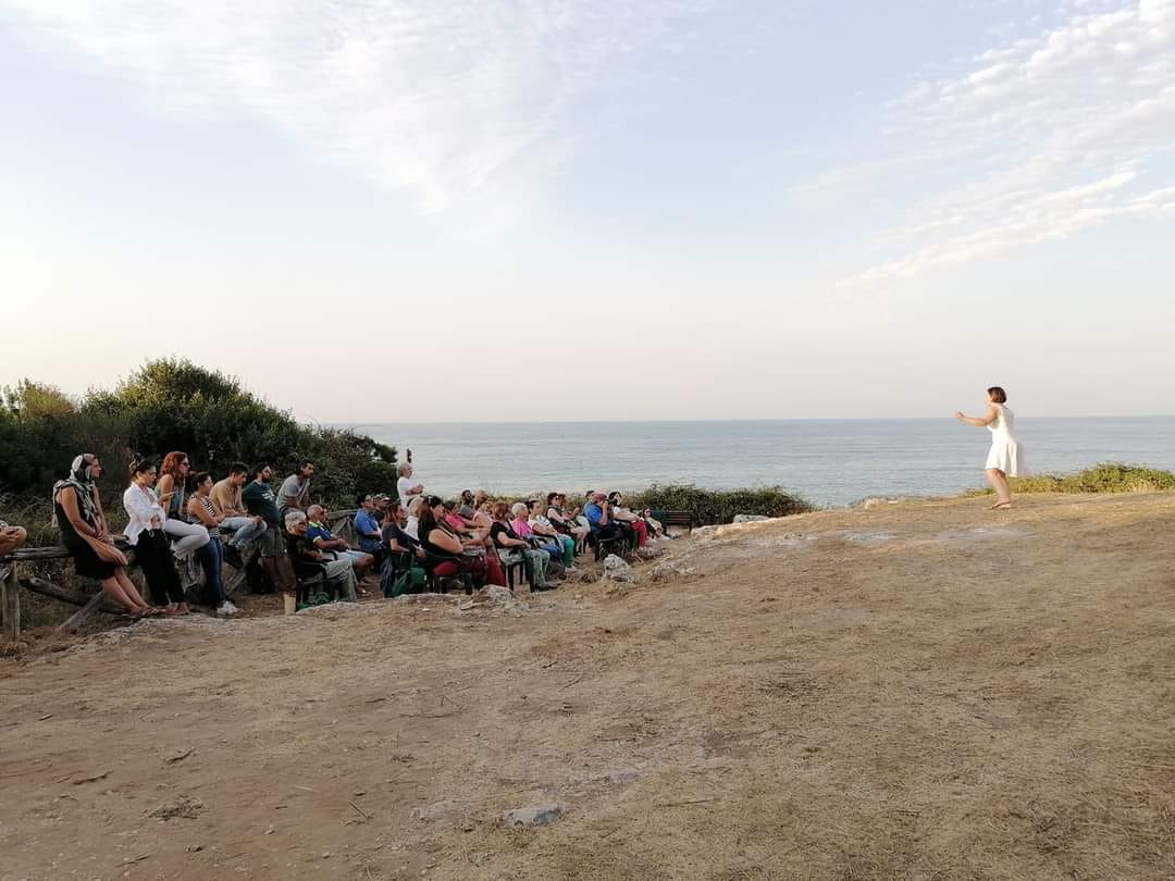 letture all'alba in spiaggia
