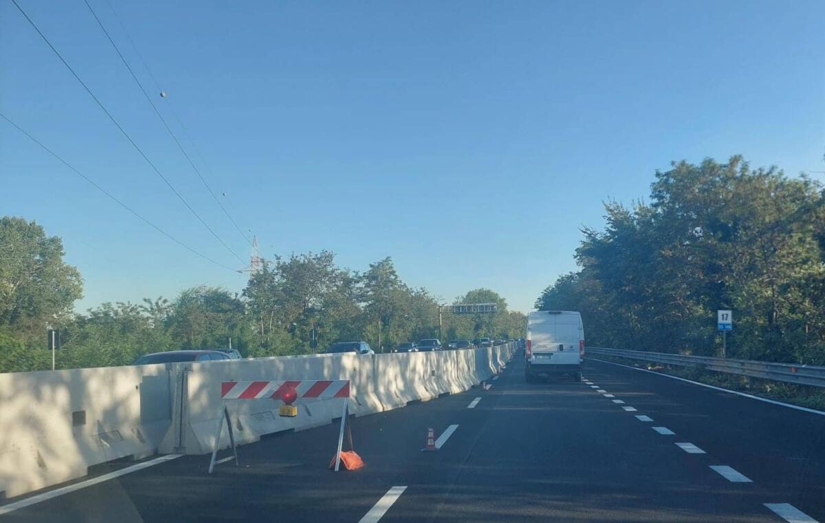 Code intense sulla Pontina, in entrambe le direzioni, per lavori in corso tra Spinaceto e Castel Di Decima. - 