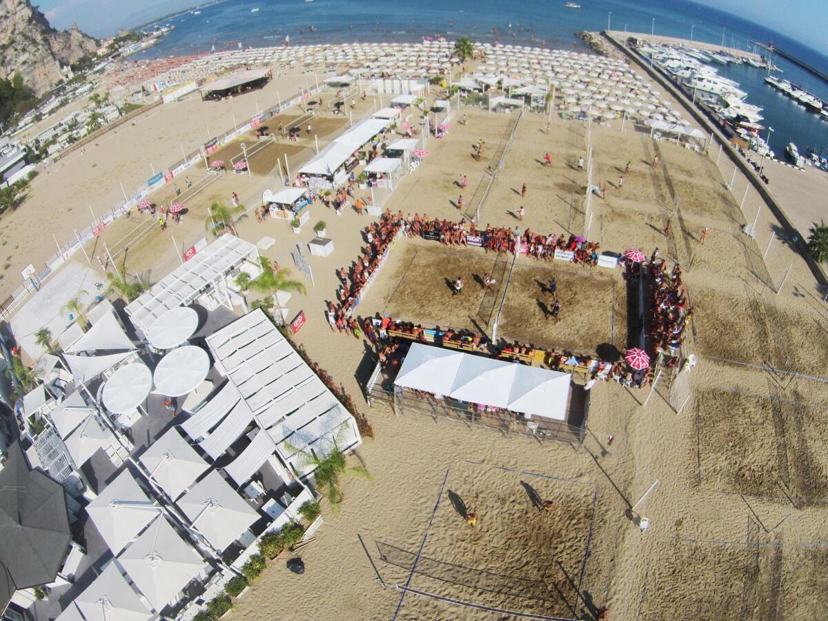 Terracina - 40 atleti e sette società per il campionato italiano di beach tennis della Federazione Sport Sordi Italia (Fssi) - 