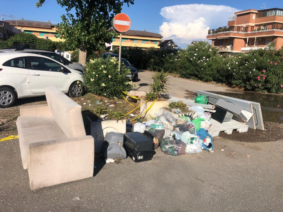 Lotta serrata all’abbandono dei rifiuti ad Ardea: operazioni della Polizia Locale. - 
