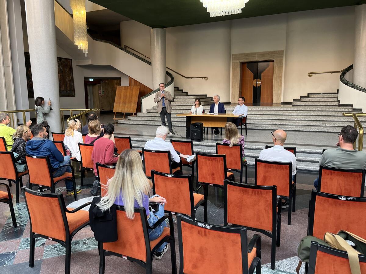 Latina - Dopo sette anni e un milione e mezzo di euro spesi riapre il teatro comunale. Ora ha la piena agibilità così come lo stadio - 