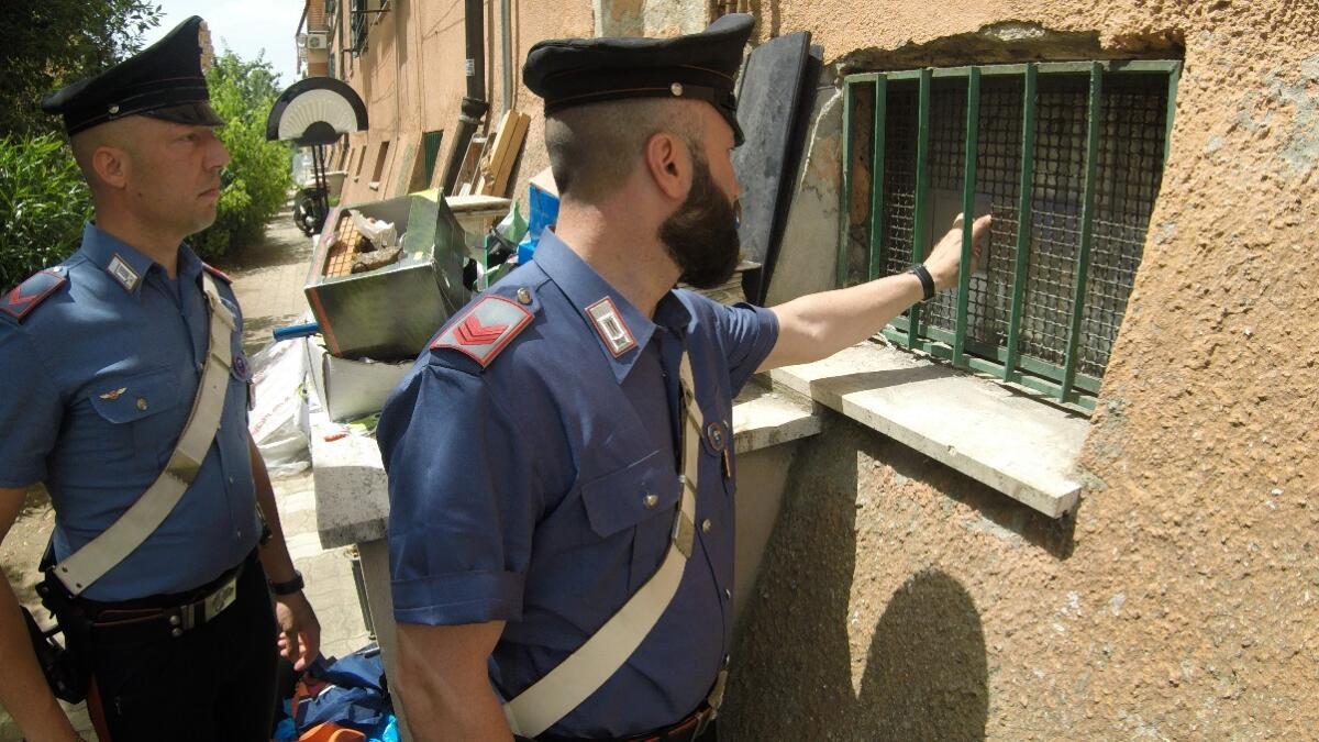 Controlli antidroga dei Carabinieri del Comando Provinciale di Roma: 15 arresti e 4 kg di sostanze stupefacenti sotto sequestro. - 