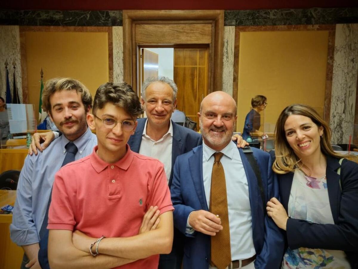 L’ex gruppo consiliare del Pd di Latina: “Sfiducia al sindaco Coletta, spettacolo indegno e offensivo verso le Istituzioni e l’intera comunità”. - 