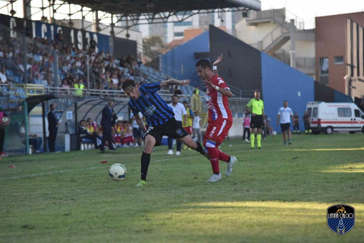 Calcio di Lega Pro: frattura scomposta per il giocatore del Latina Andrea Tessiore. Potrà tornare in campo tra 45 giorni. - 