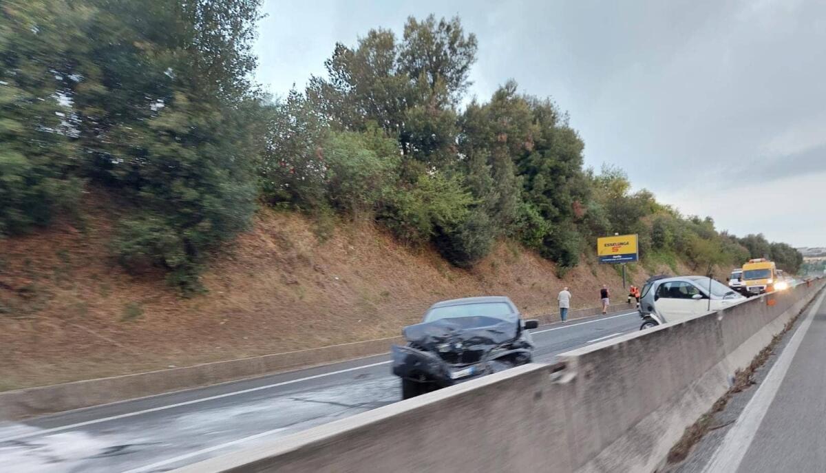 Incidente nella notte tra un camion e tre auto: Pontina riaperta al traffico tra Ardea e Pomezia. Lavori all’altezza di Spinaceto. - 