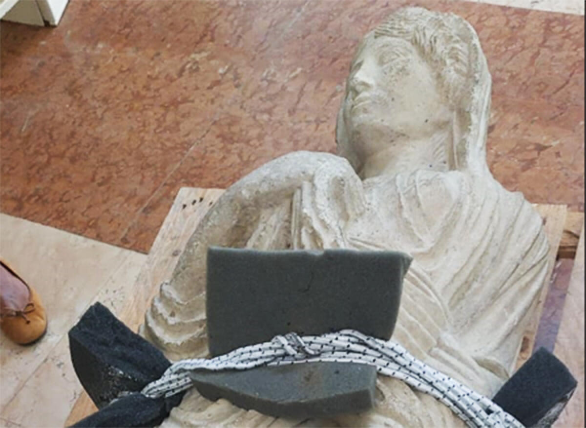 Torna ad Anzio dalla Svizzera una statua romana, risalente al I, II sec. d.C., raffigurante una figura femminile. - 