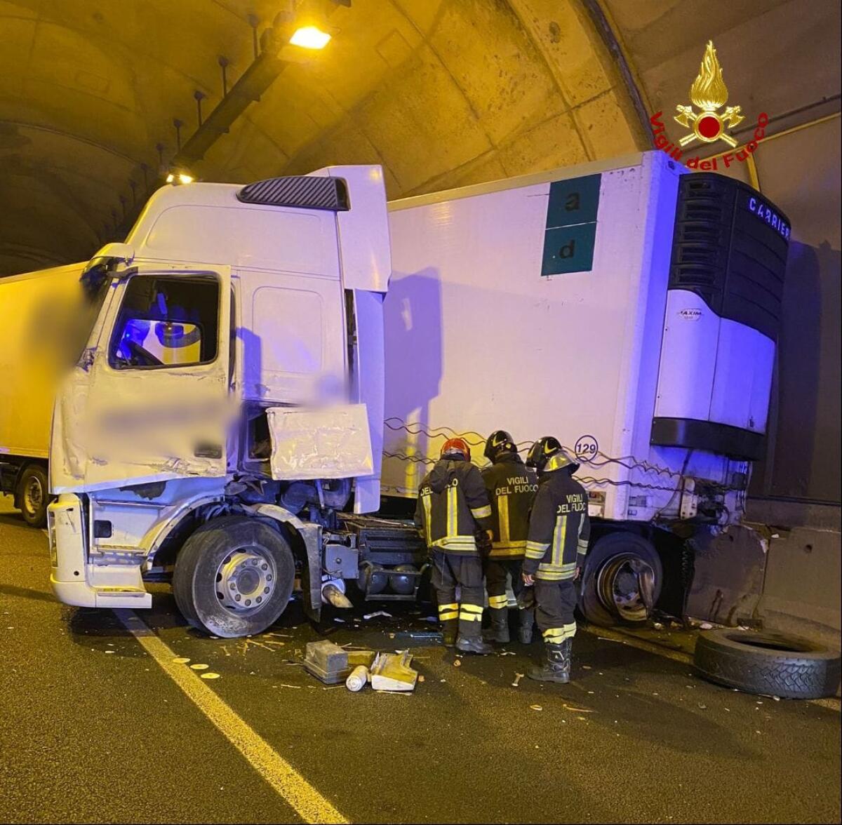156 dei Monti Lepini chiusa per ore ieri pomeriggio per un incidente nella galleria. - 