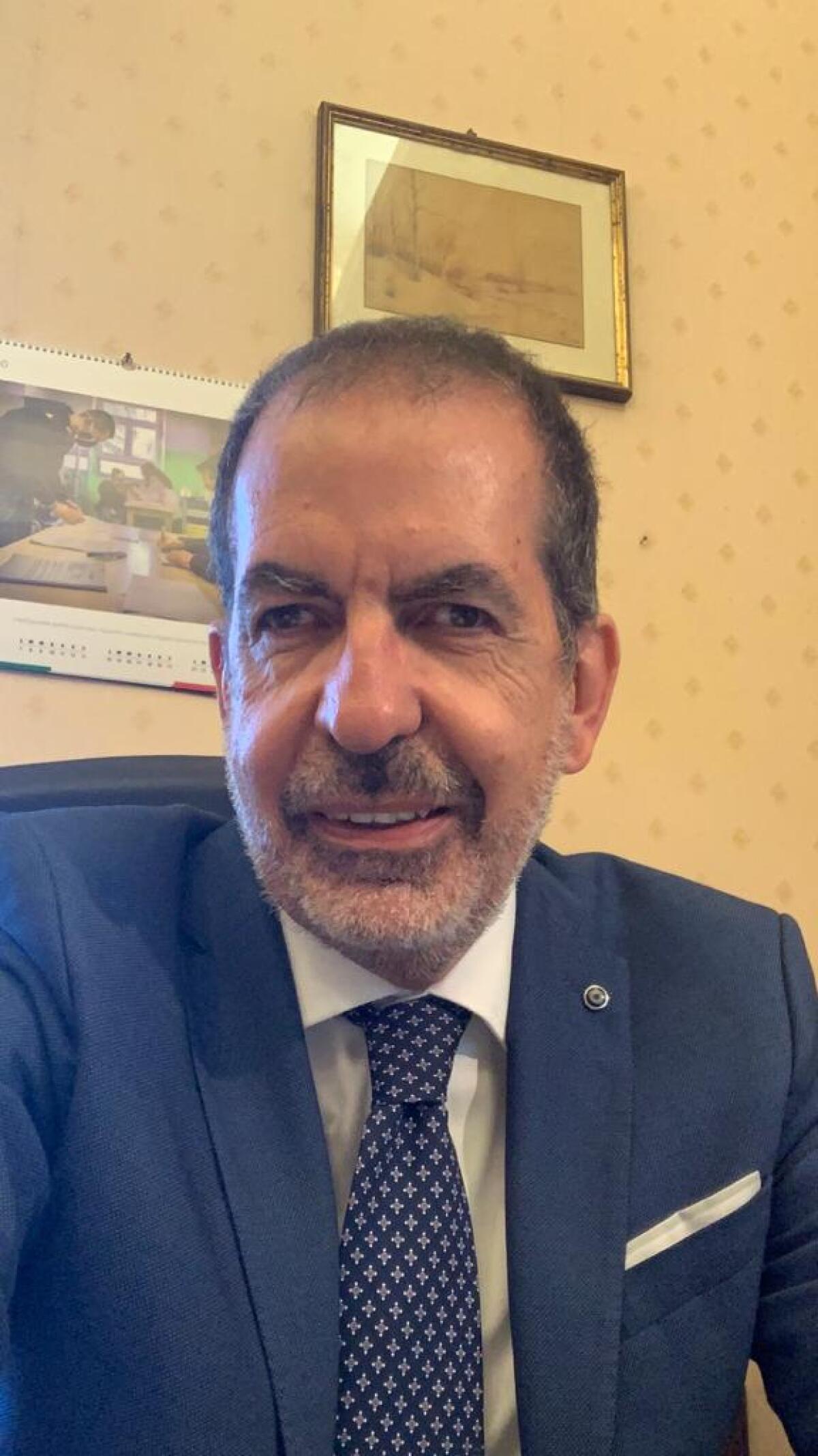 Il Commissario Straordinario del Comune di Pomezia, Dionisi, appena insediato, saluta i dipendenti. - 