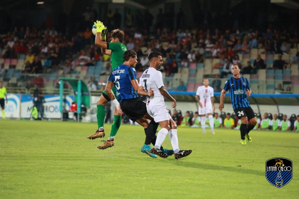 Calcio di Lega Pro:  Latina batte Foggia, nella casa del diavolo, per 3-0. - 